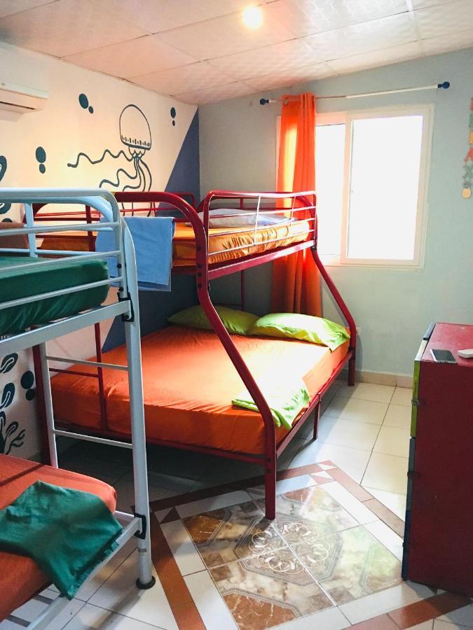 Taca Tucan Hostel Плая Бланка Екстериор снимка