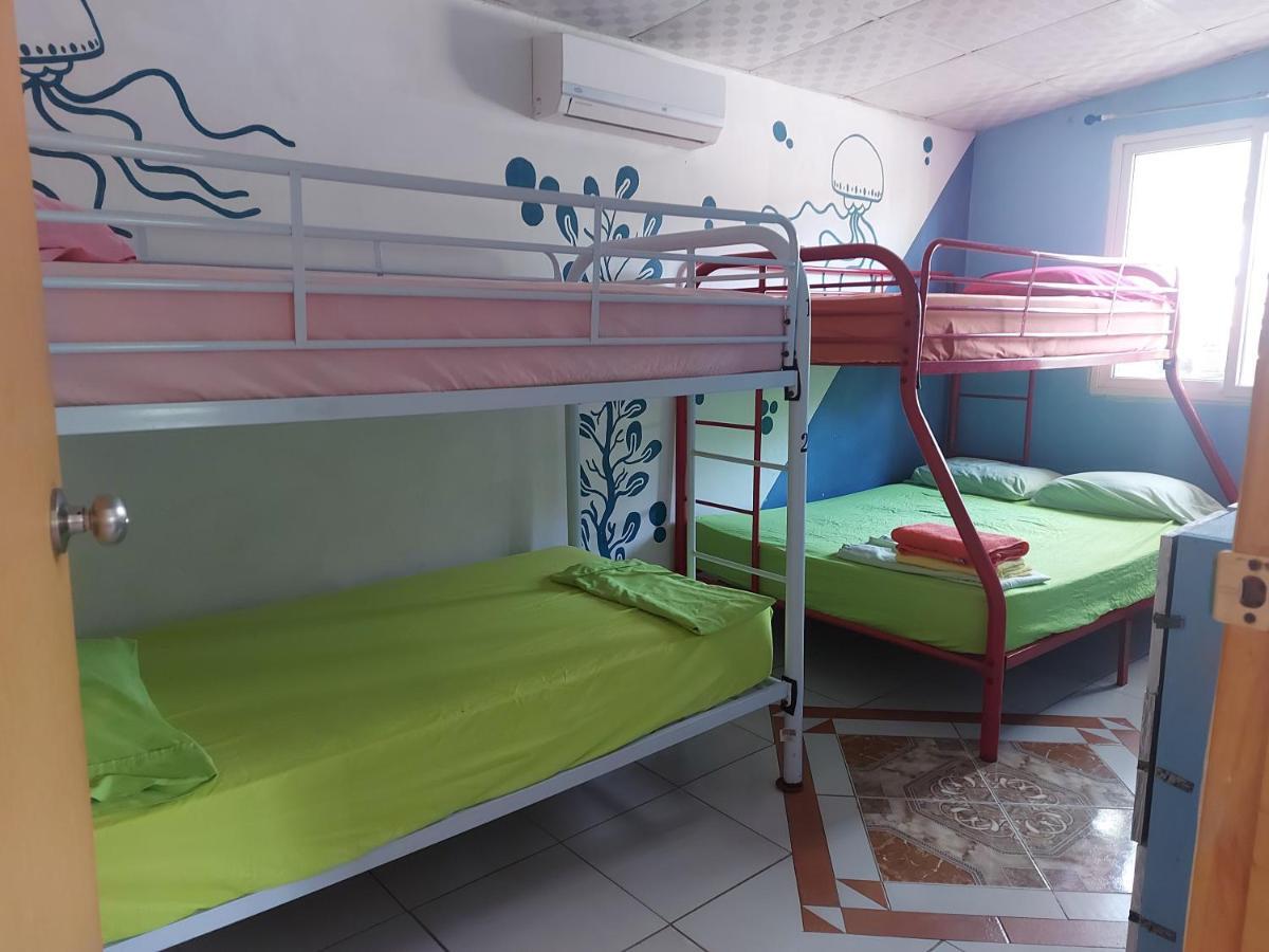 Taca Tucan Hostel Плая Бланка Екстериор снимка